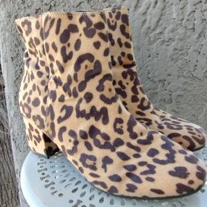 TIME & TRUE - LEOPARD PRINT - MID BOOTIE - Size 10